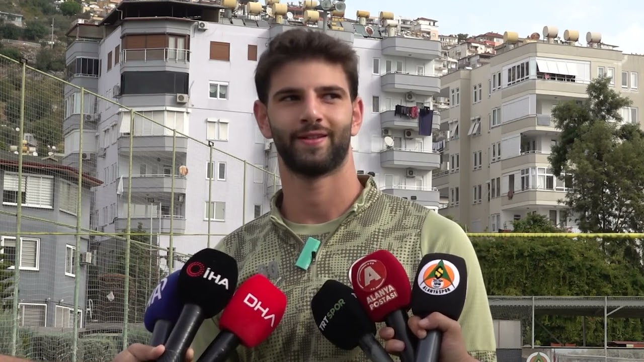 Ümit Akdağ: “Burada mutluyum, hedefim Alanyaspor’u daha yukarı taşımak”