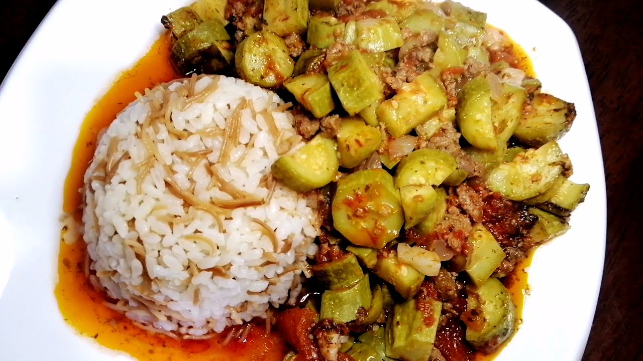 يخنة الكوسا باللحم والبندورة طعم خيالي أكلة سهلة ولذيذة👌🏻😘  Zucchini with tomato syrup & meat