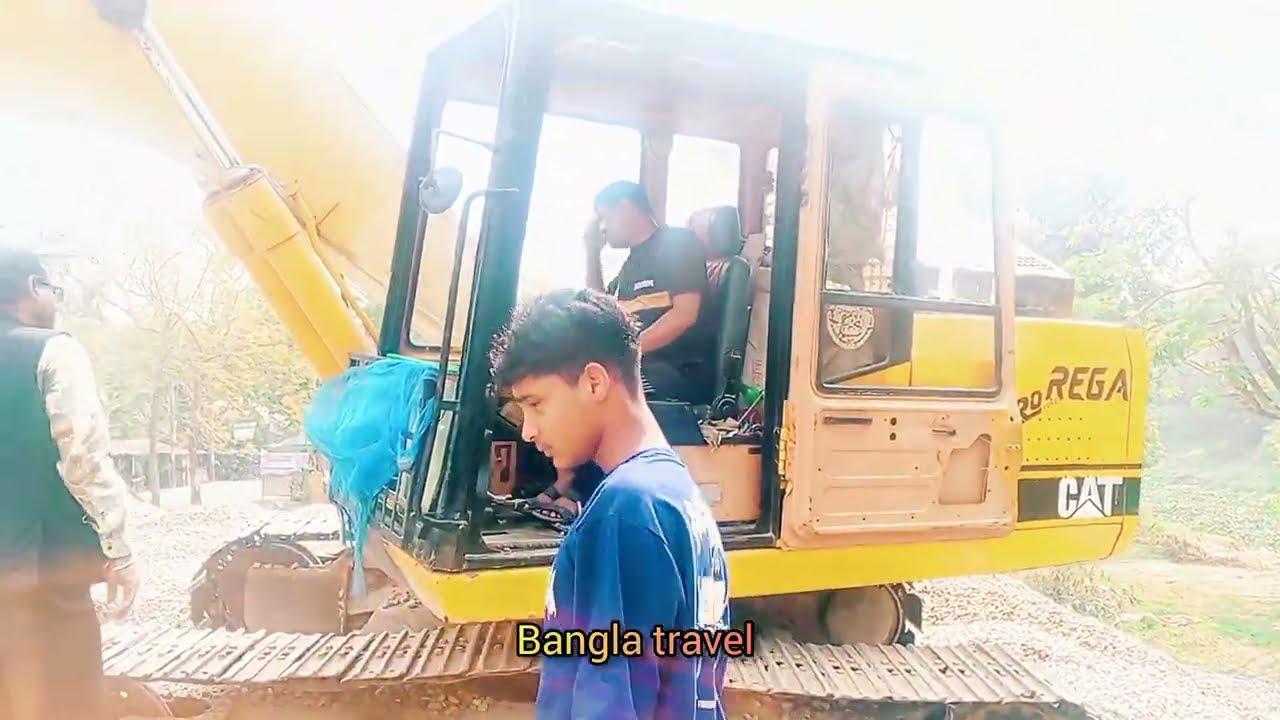 Bd beku, bd bus. বেকু দিয়ে পাথর উত্তলন। ট্রাক থেকে পাথর নামানো। Bangla travel. 