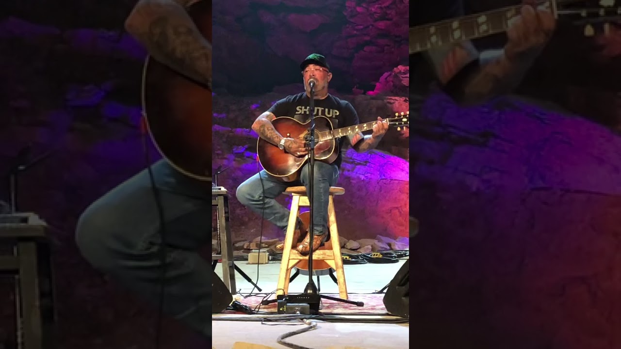 Am I The Only One - Aaron Lewis Live from The Caverns