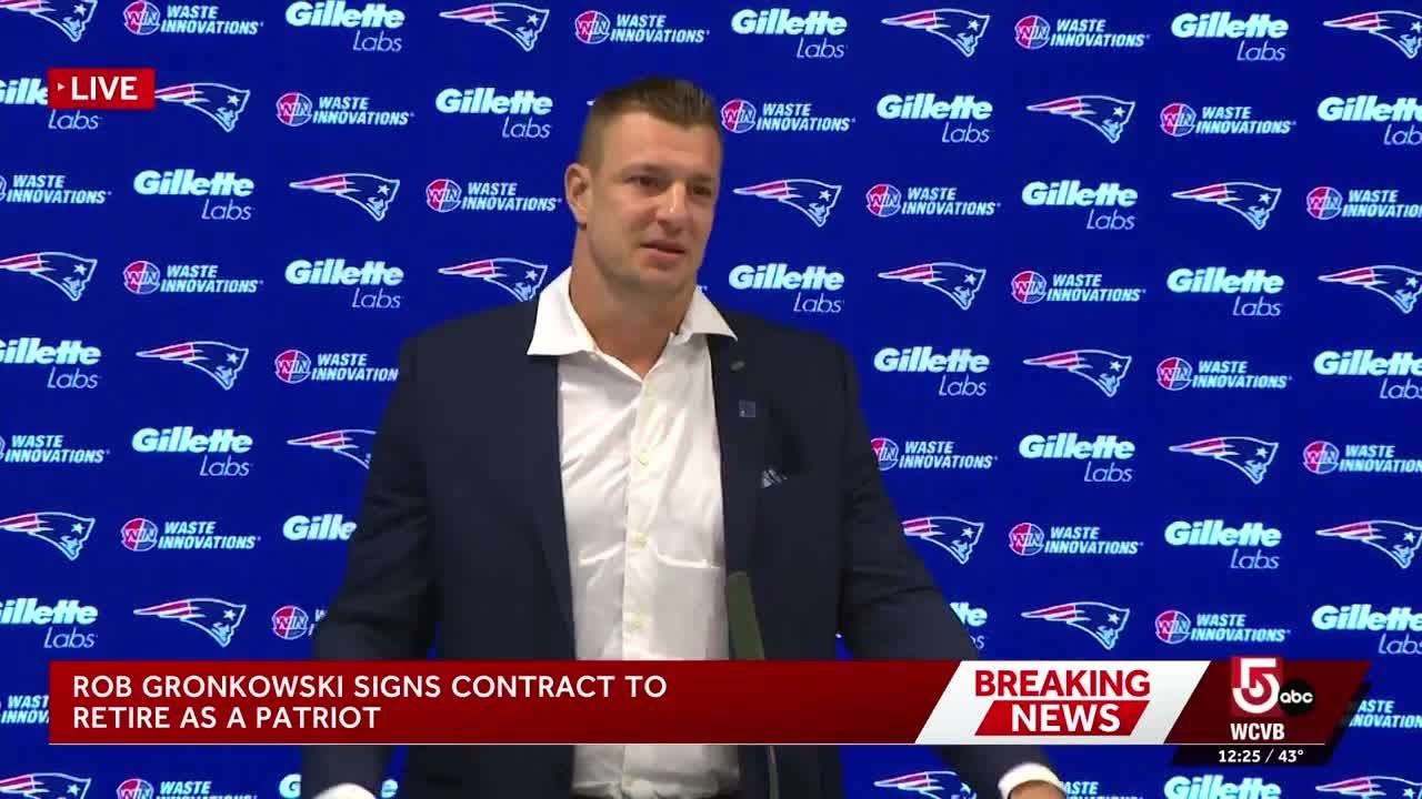 Gronkowski signs contract to retire as a Patriot