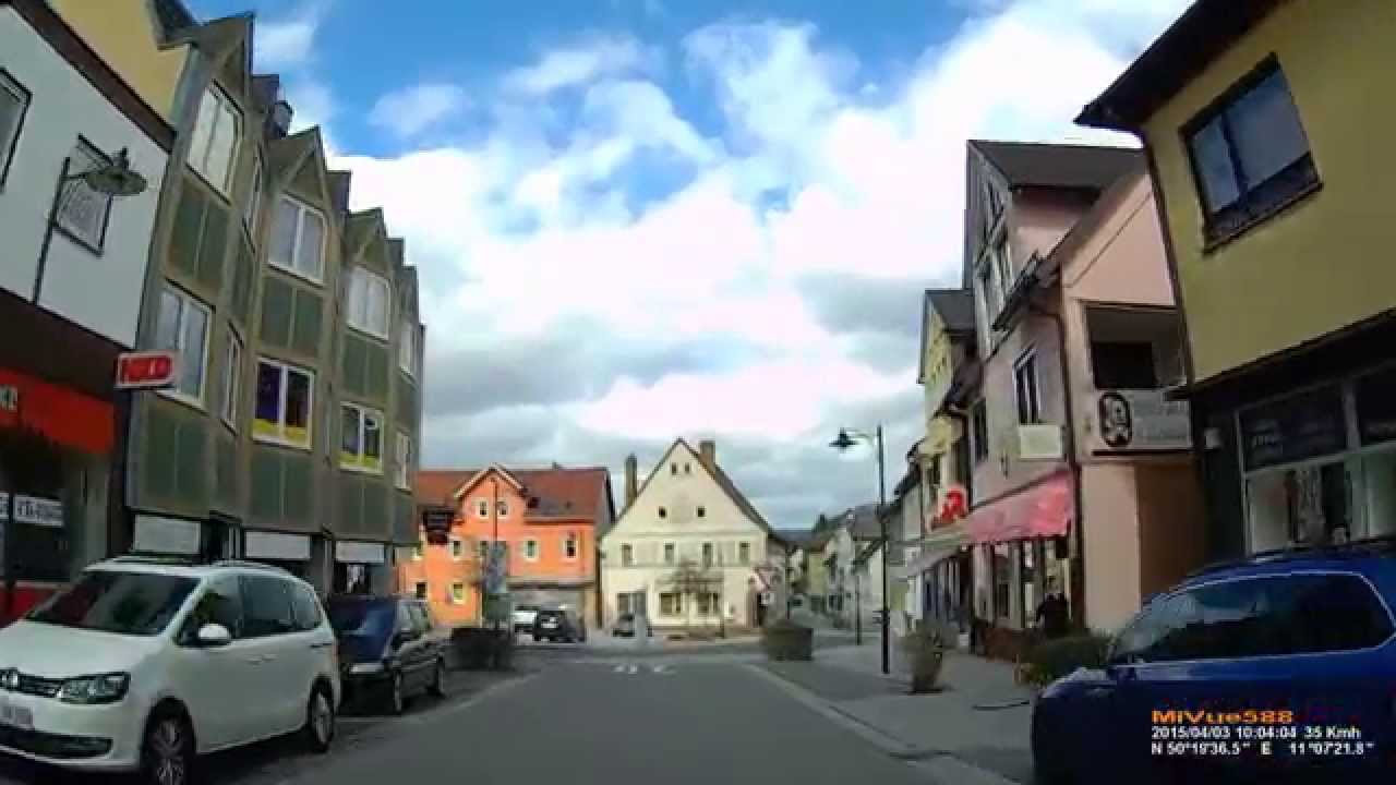 D: Stadt Neustadt b. Coburg. Landkreis Coburg. Fahrt durch die Stadt. April 2015