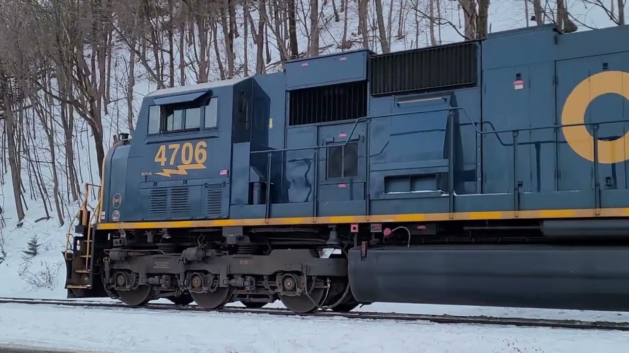 Half Of CSXT 4706