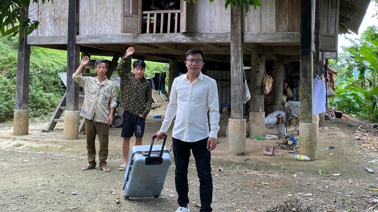 CEO Leaves the City, Returns to the Countryside After Years – Building a Self Sufficient Life