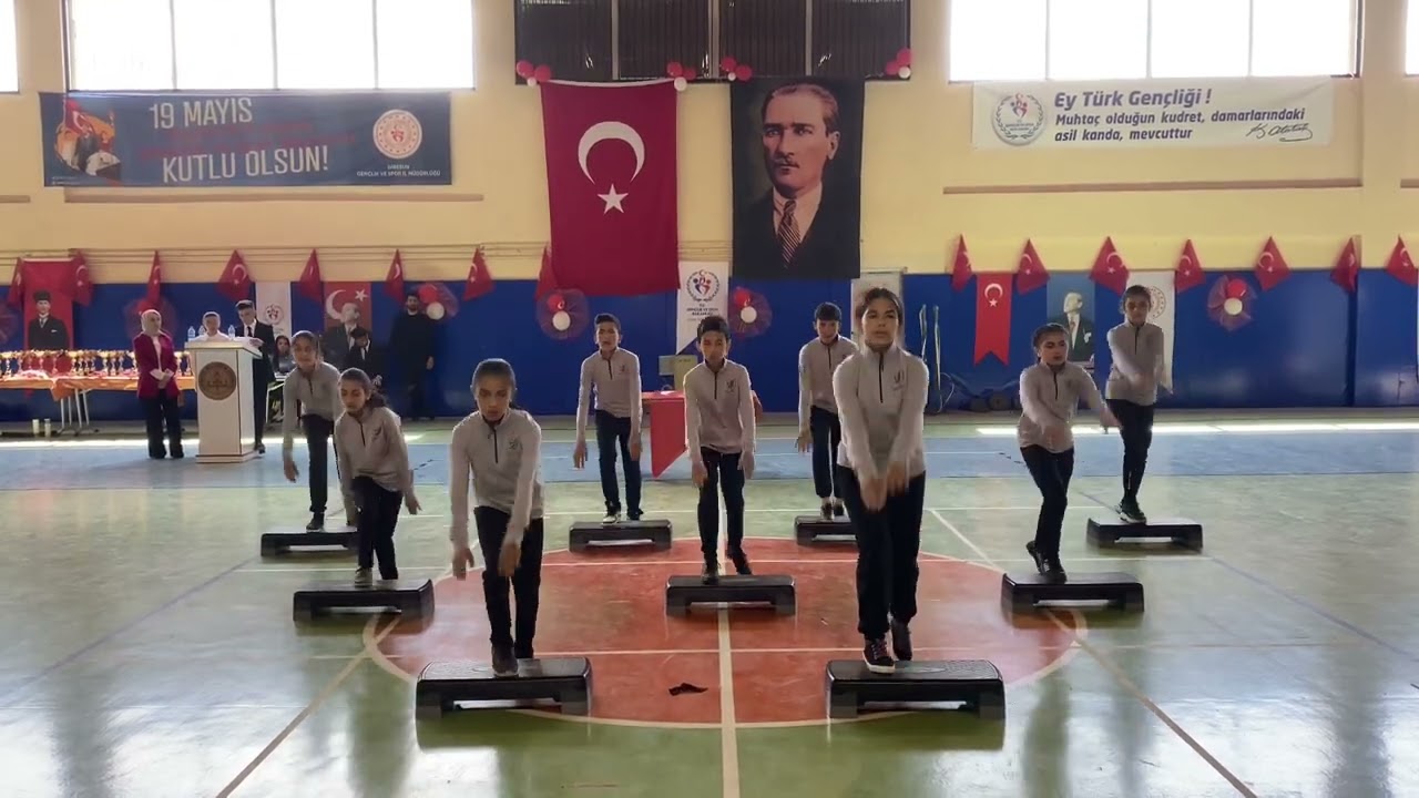 Mehmet Akif Ersoy YBO, 19 Mayıs Atatürk’ü Anma, Gençlik ve Spor Bayramı “ Step Gösterisi “