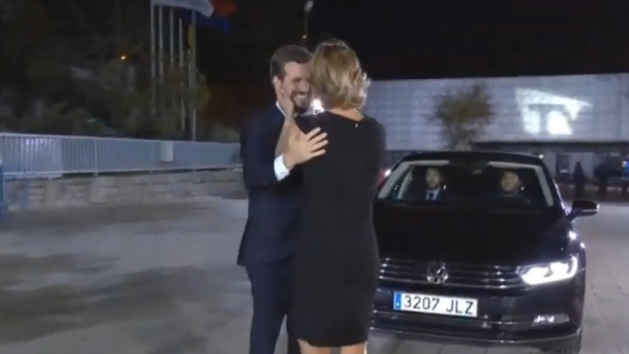 Los cariñosos saludos de María Casado a los líderes políticos