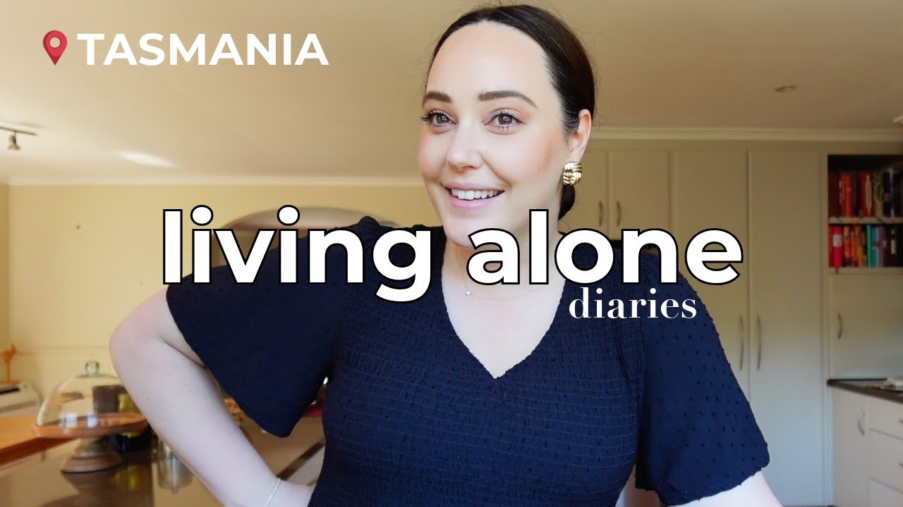 LIVING ALONE DIARIES - Life in Tasmania (What's in my bag, How I clean my Luxury Handbags)