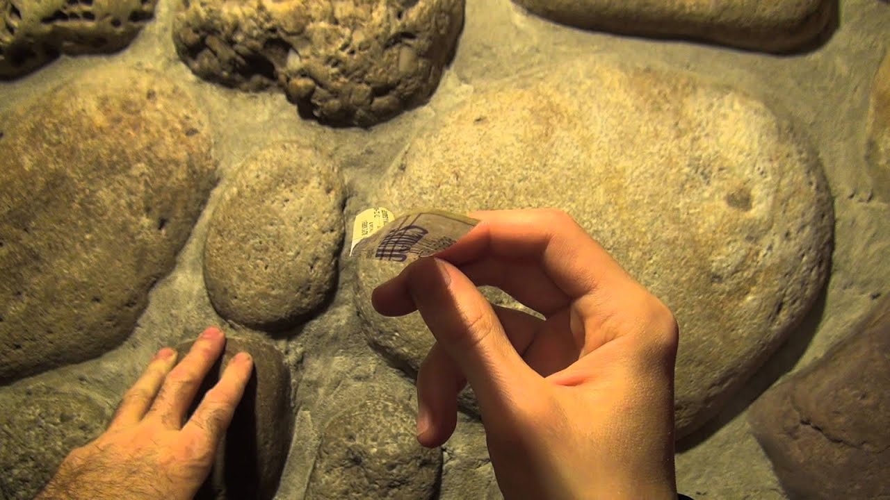 Dihedral Magnus Effect Gliders: Make and Fly