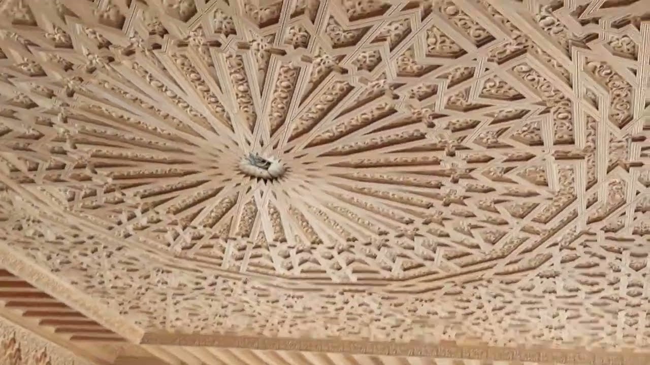 moroccan  salon الصالون المغربي بالزليج وتنجارت