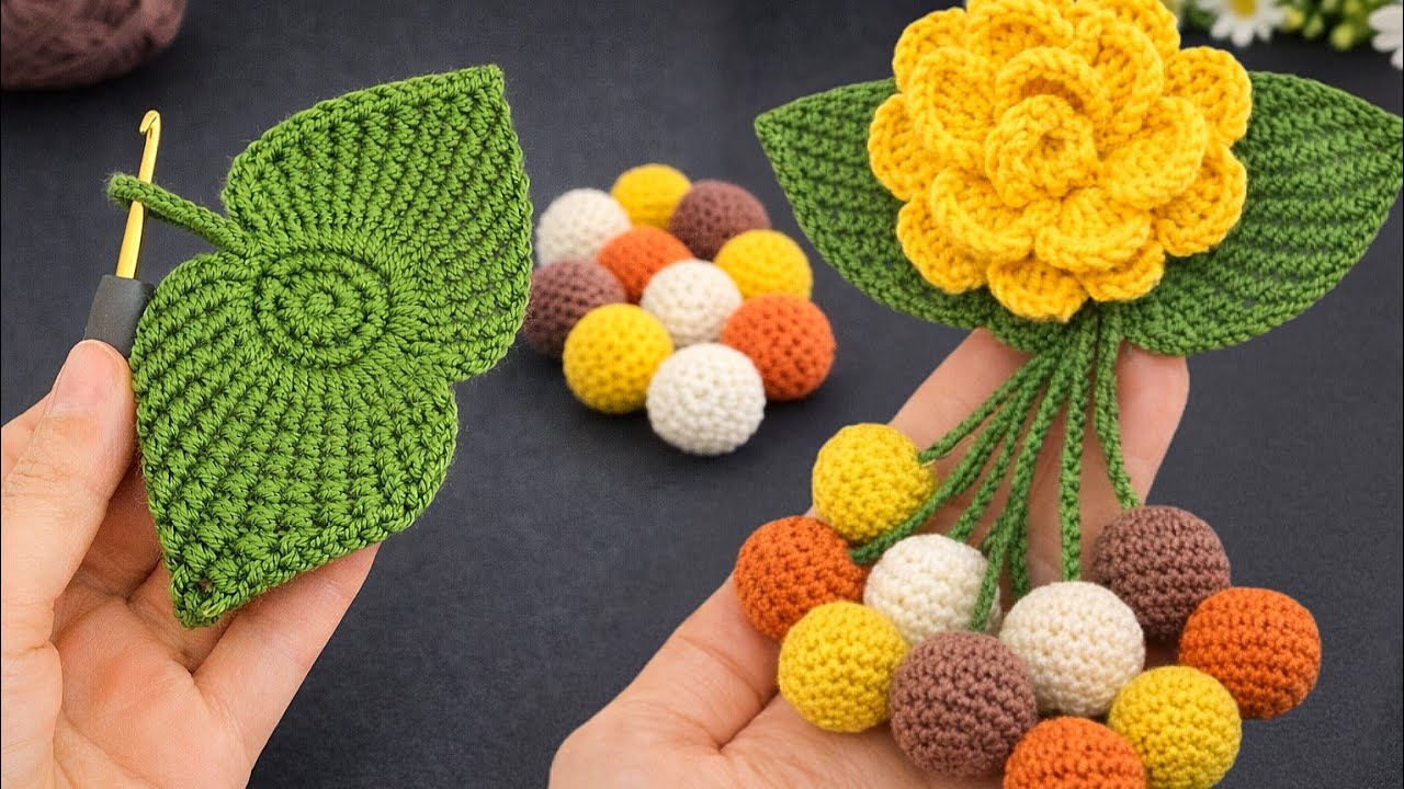 💰 I Made MONEY with This Super Easy Crochet Flower Ball Keychain! | Sell Fast!