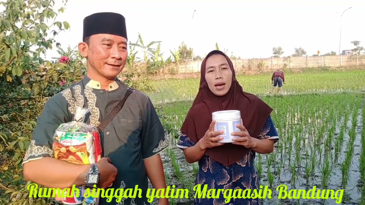 Membagikan Rejeki Susu dari Pak Haji Heri ADV Rider Bandung