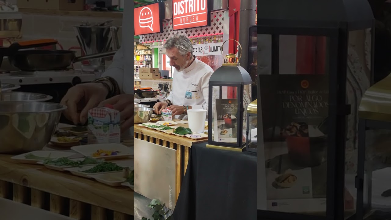 Tapa de ensaladilla con mejillones en hoja de shiso del chef Pepe Solla