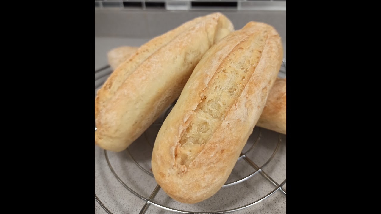 Baguettes🥖🥖 SIN GLUTEN con Mambo!! Iris Cocinando con Mambo!!