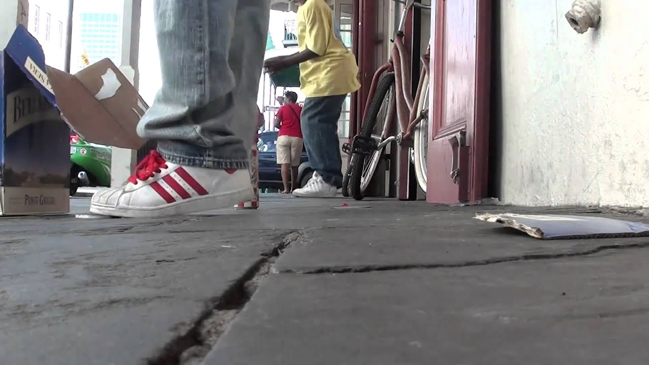 New Orleans street performers: tap dancing kids