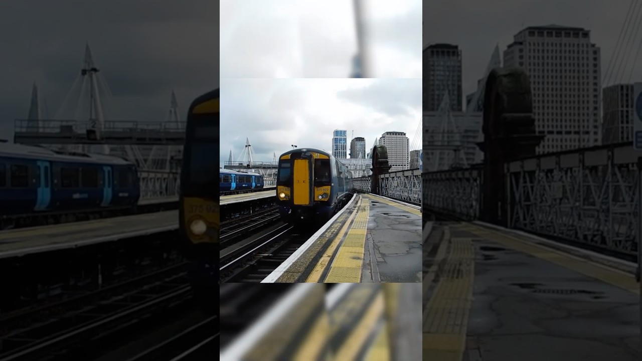 Southeastern Class 375 Arriving into London Charing Cross