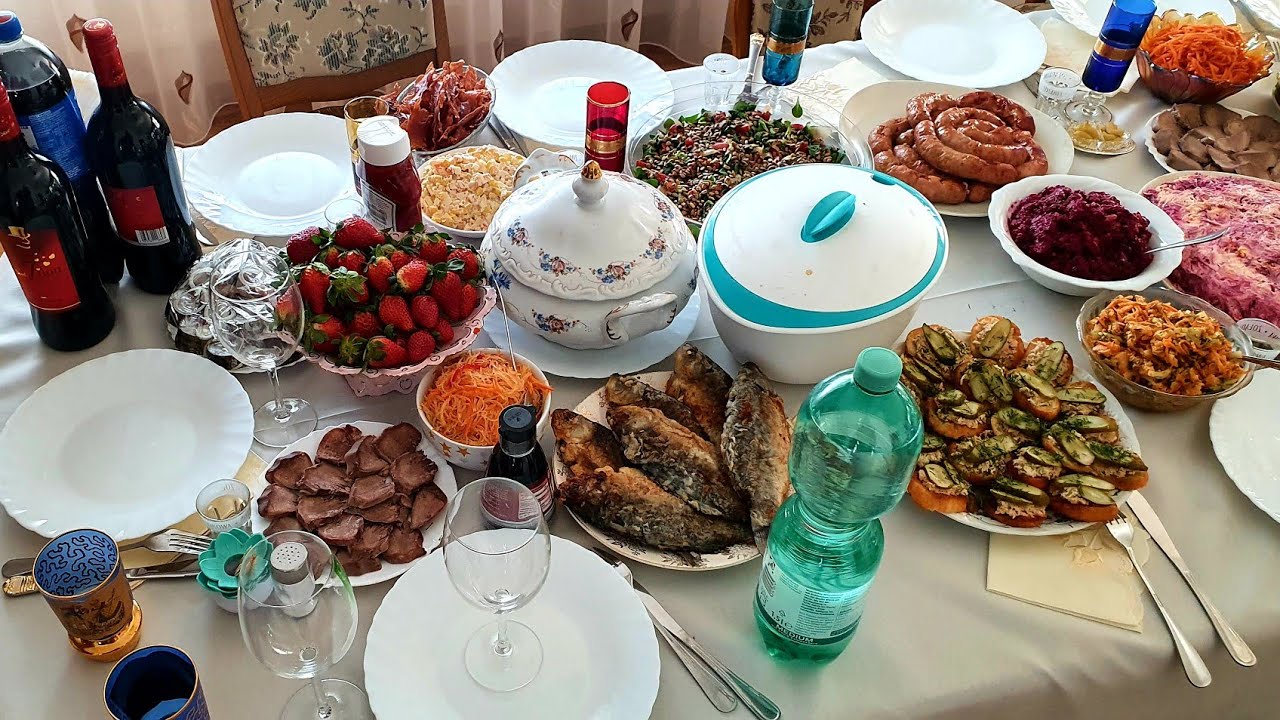 НАКРЫЛА СТОЛ ДЛЯ ГОСТЕЙ / НАШИ БУДНИ / САМОДЕЛЬНАЯ КОЛБАСА И ДРУГИЕ ДЕЛА