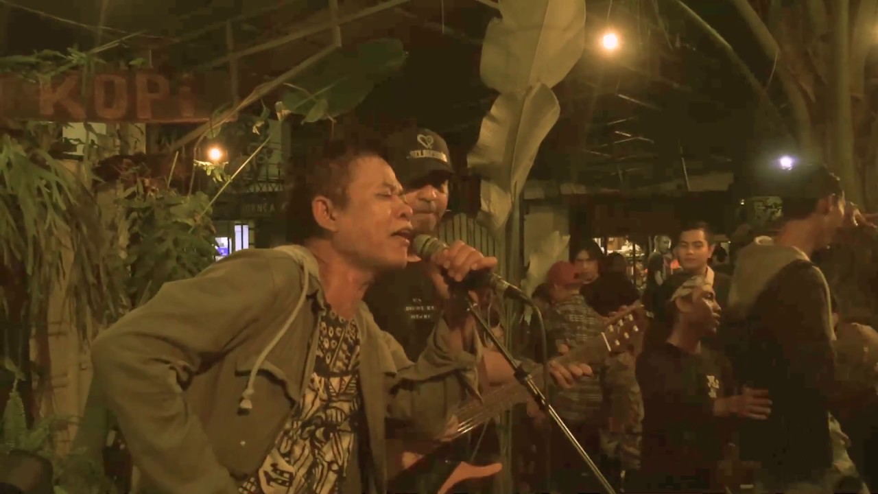 Tony Q Rastafara, Masanies Saichu, Bastian Cozy - Could You Be Loved (Live at Join Kopi Bulungan)