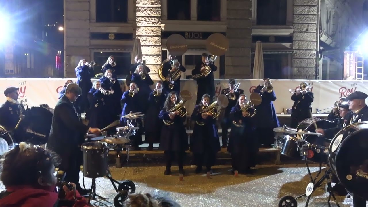 Sumpfgluggere Clique Vingelz Place centrale Carnaval Bienne 2025 vendredi Part1