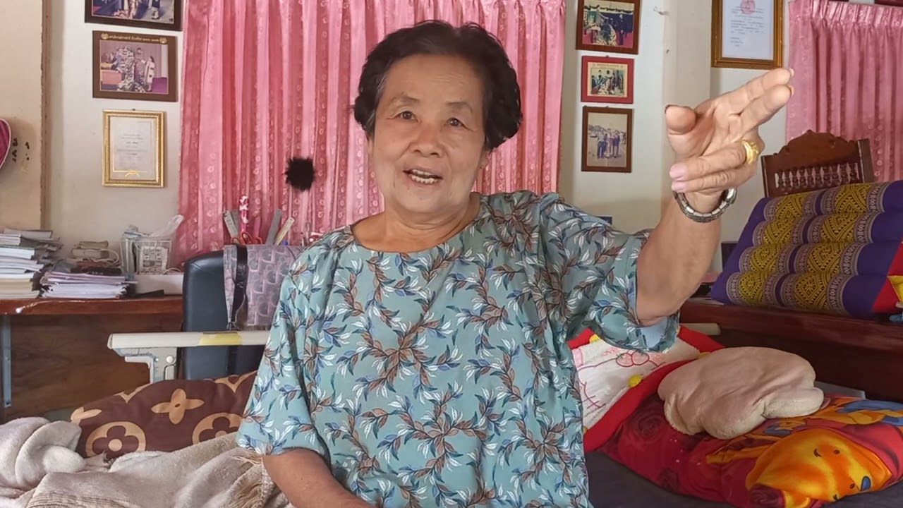 หมอลำอำพัน สร้อยสังวาลย์ : บทสัมภาษณ์พิเศษของแม่ EP.1