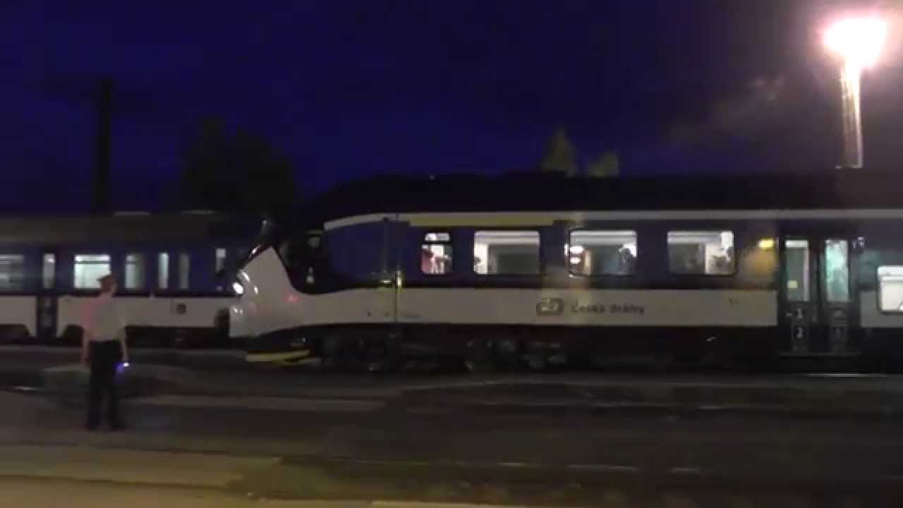 Odjezd vlaků Sp 1999 a R 1174 - Česk&aacute; L&iacute;pa hl.n., 26.9.2015