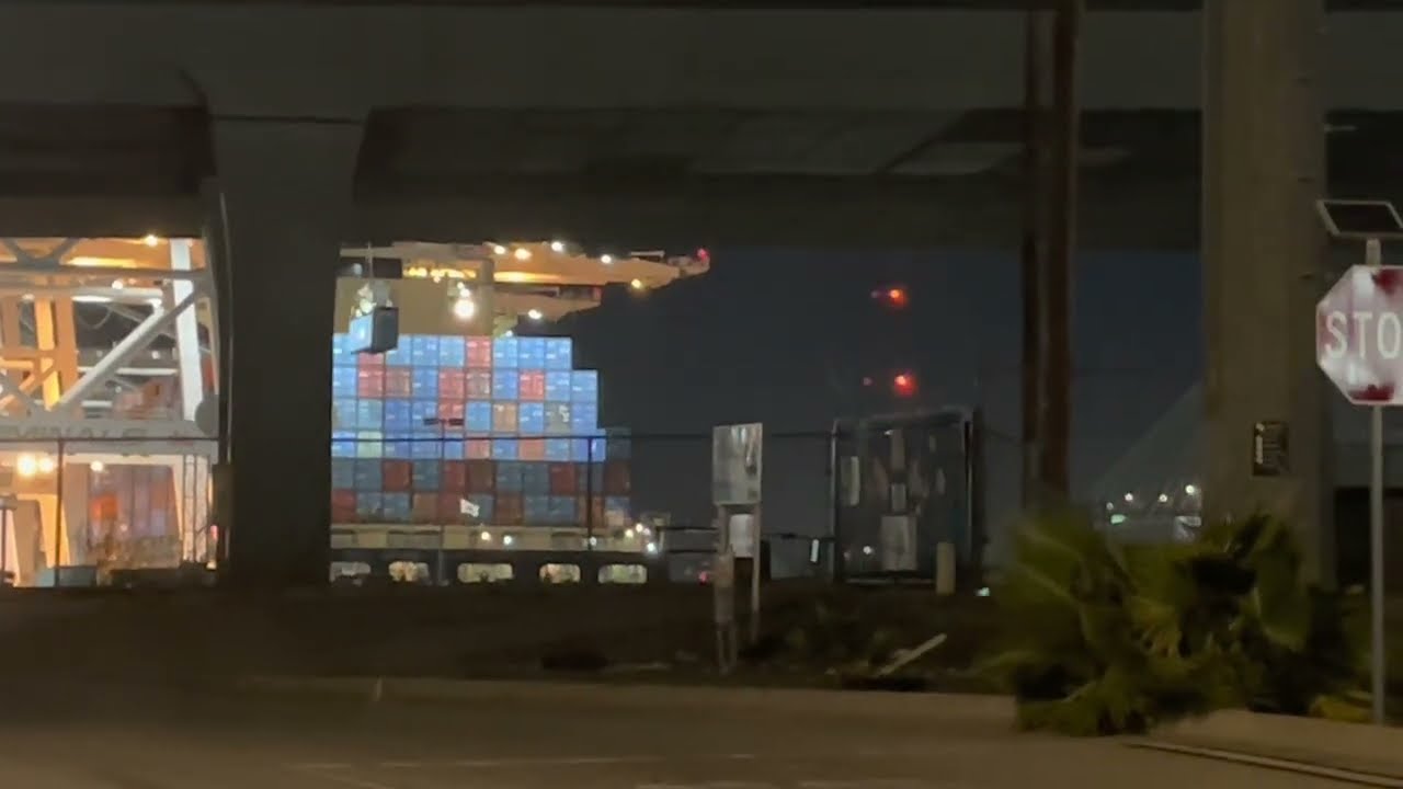 Trains of 2/6/2023 + A Bit of Container Ship Loading