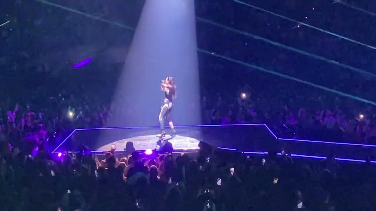 Dua Lipa - Future Nostalgia live in Munich München 22.05.2022 & introduction of her band & THE DANCE