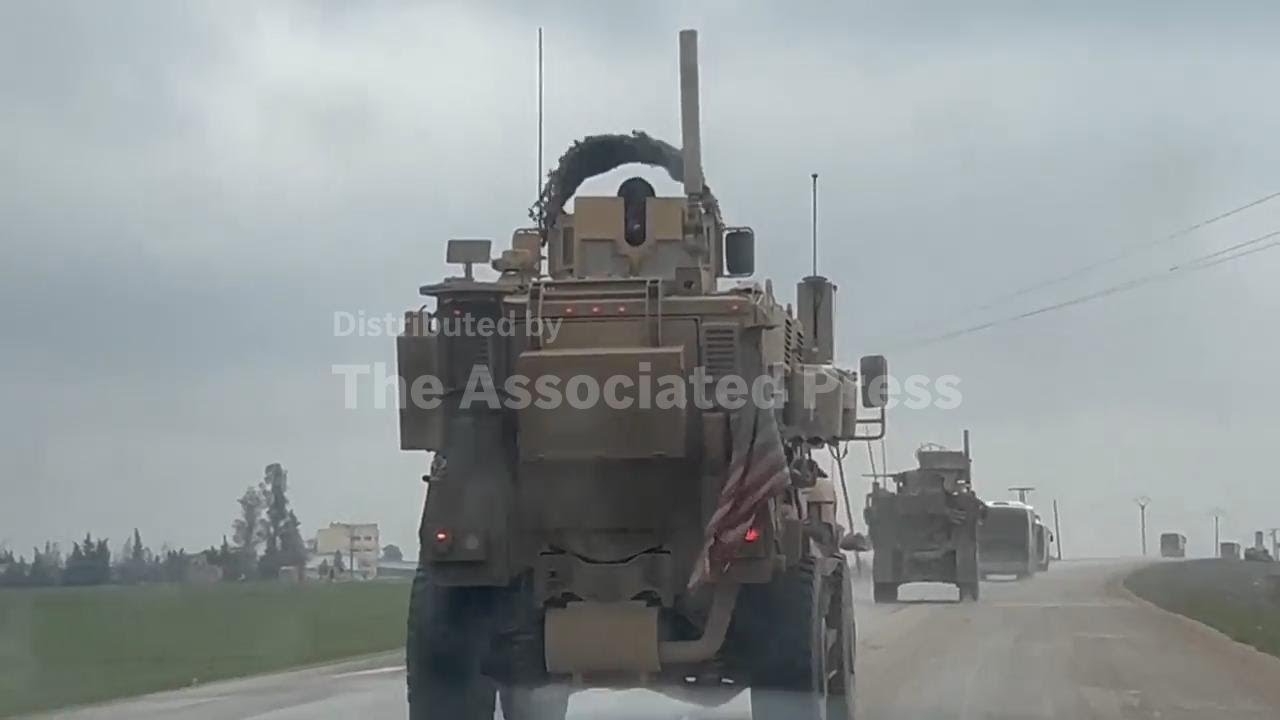 US forces transfer IS prisoners from Syria to Iraq by buses