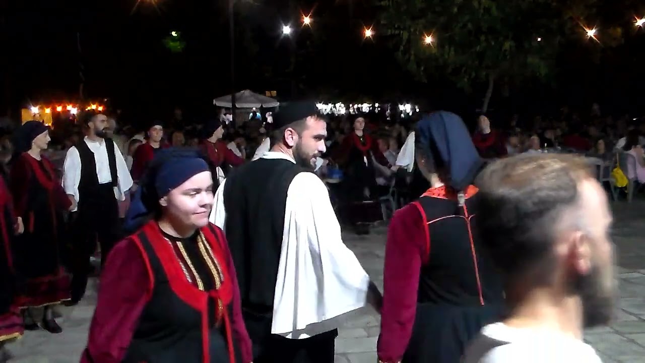 Χορευτικό Συγκρότημα Συλλόγου Καλυβίων Ελασσόνας