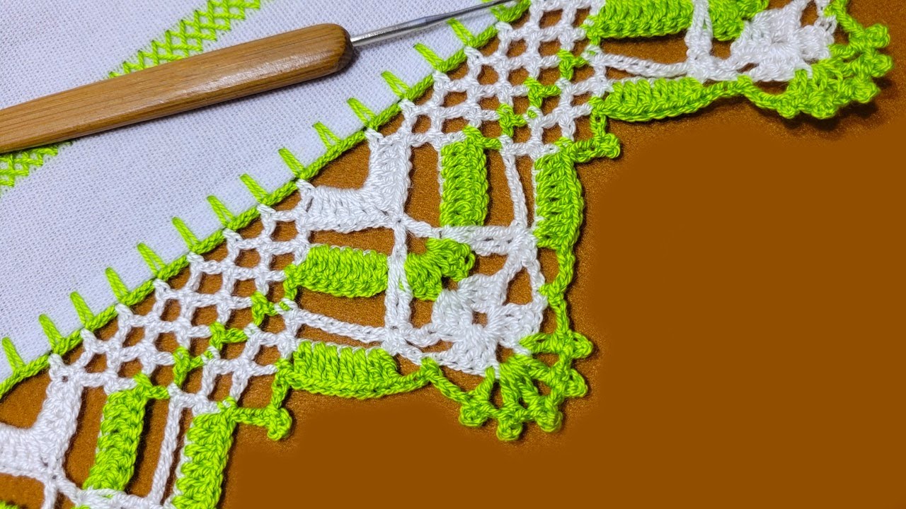 Barrado de Crochê para Pano de Prato com Crochê em duas Cores - 559