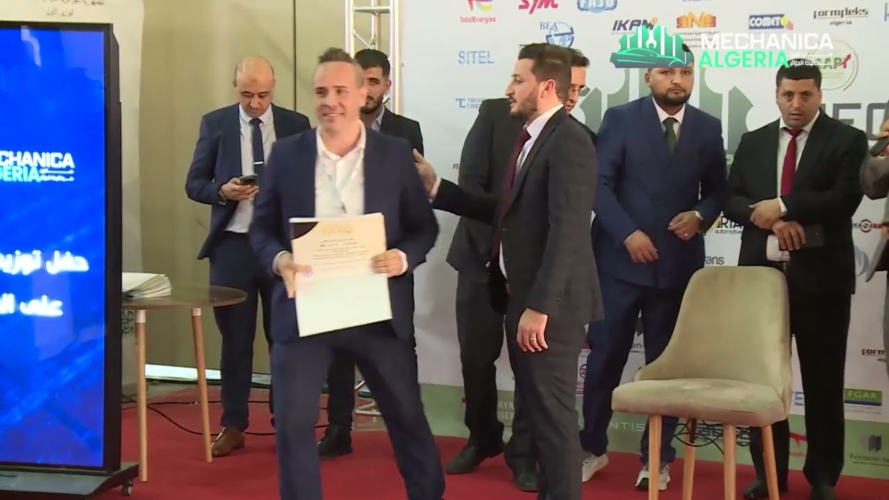 تكريم المشاركين في ختام #صالون_ميكانيكا الجزائر بوهران #نلتقي في الطبعة الثانية