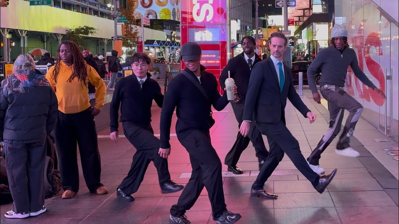Behind the Scenes in Times Square with Your Favorite Social Media Personalities