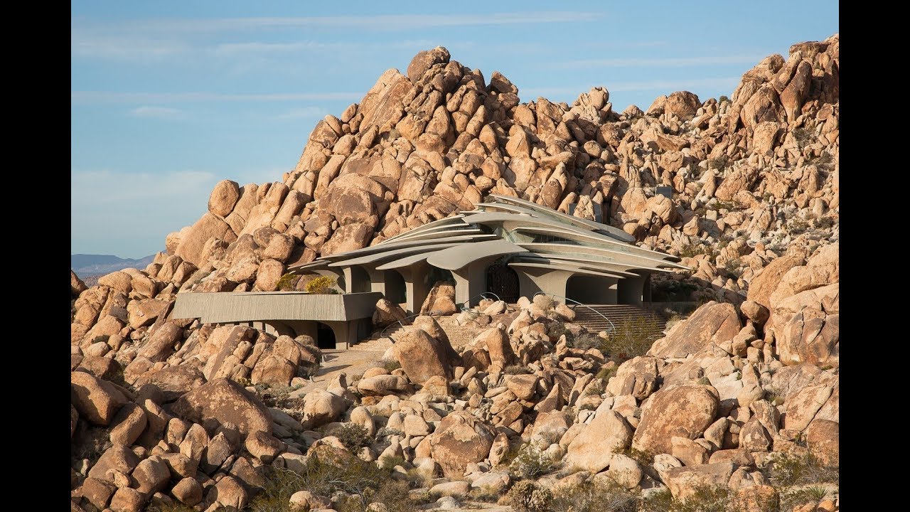 High Desert House in Joshua Tree Is an Otherworldly Architectural Icon