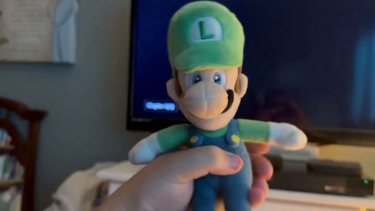 Luigi watches the THX Tex logo