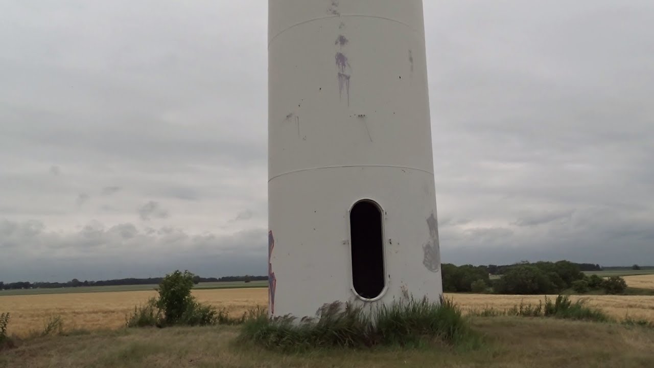 Südwind S46 Windräder in Neuruppin, Türme rotten seit 1999 vor sich hin
