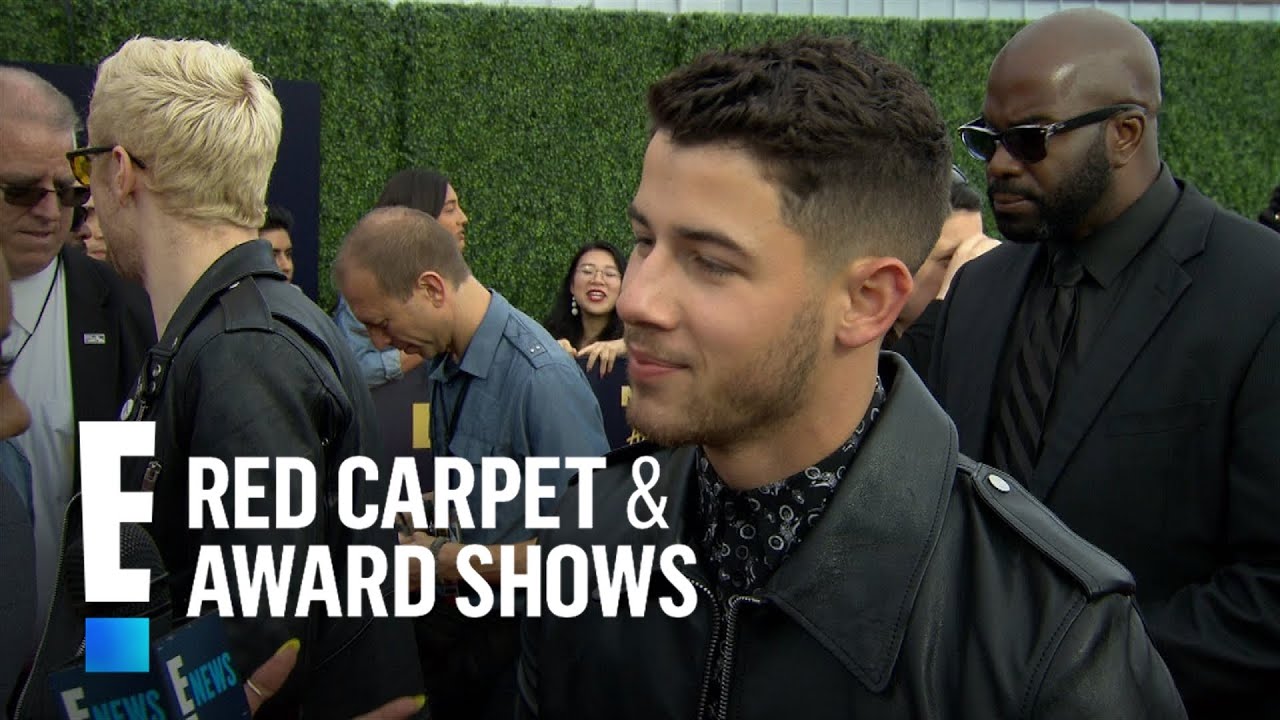 Did Nick Jonas Fly Solo to the 2018 MTV Movie & TV Awards? | E! Red Carpet & Award Shows