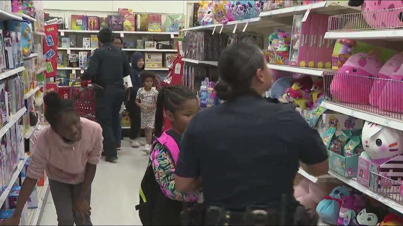 Austin Police and Amigos en Azul host 