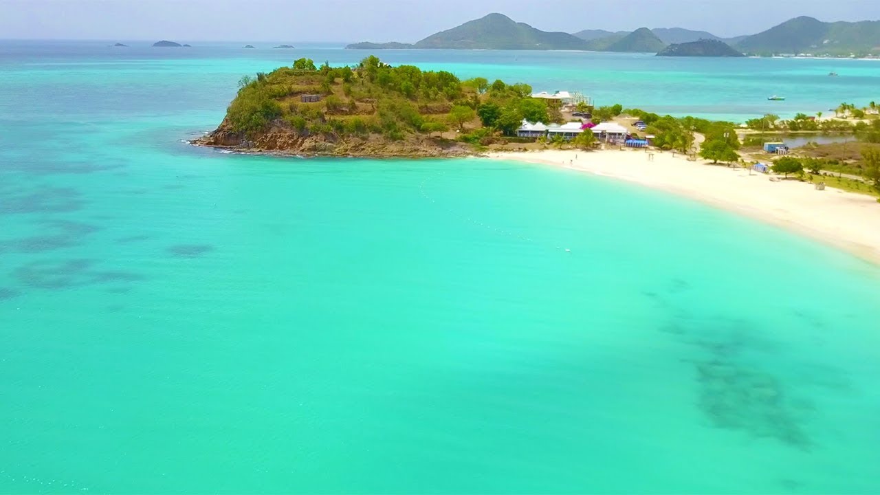 Ffryes Beach in Antigua
