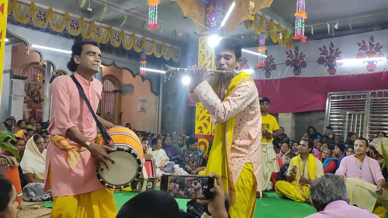 দুই বংশী আসর মাতালো