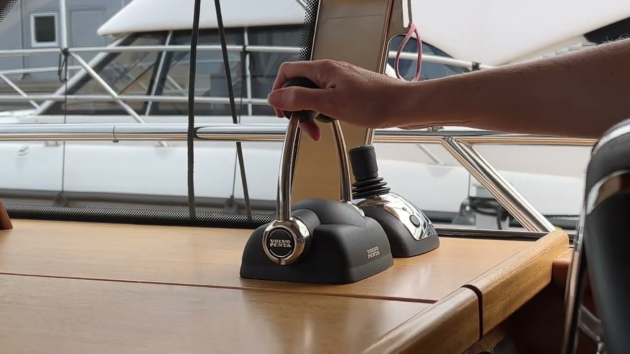 How to switch steering station on your Nord West flybridge boat