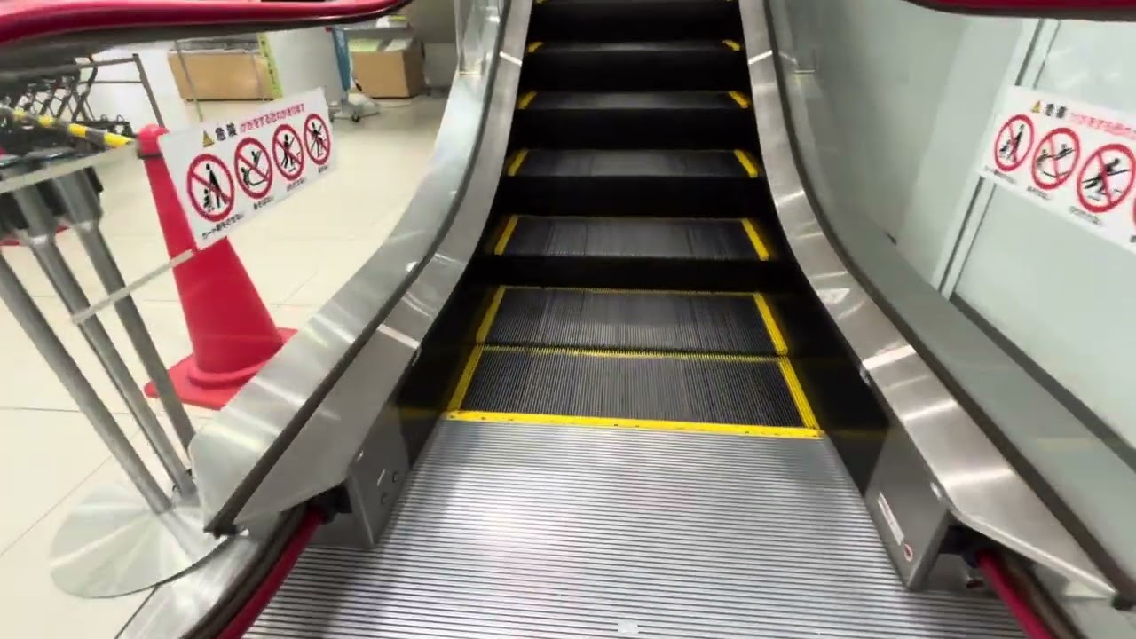 西友 水口店　エスカレーター　上り