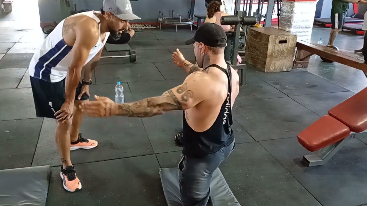 Finalizando el entrenamiento con movimientos escapulares