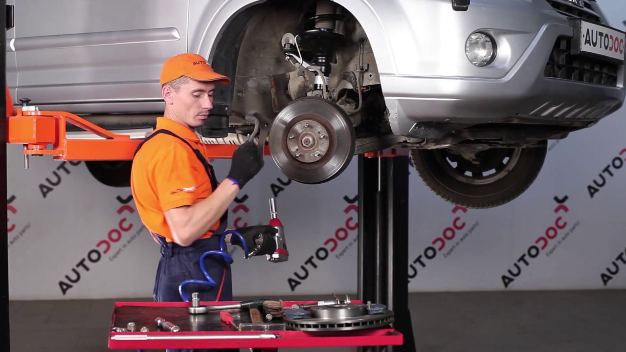 Jak wymienić przednie tarcze hamulcowe i klocki hamulcowe w HONDA CR-V 2 TUTORIAL | AUTODOC