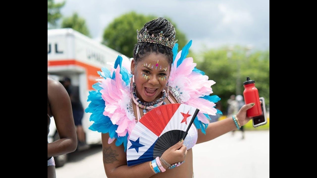 DIY Carnival Feather Collar tutorial 2019