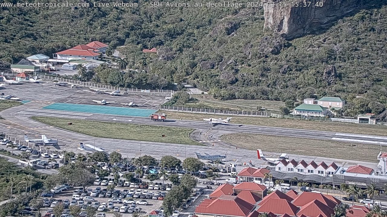 Pilatus PC-12 veers to the Right on Landing (F-ONGX)