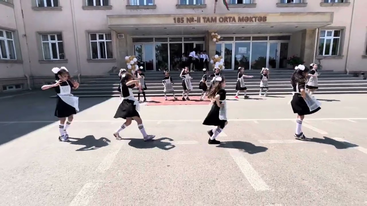 185 nömrəli tam orta məktəb 3 c sinfi(Hind rəqsi)