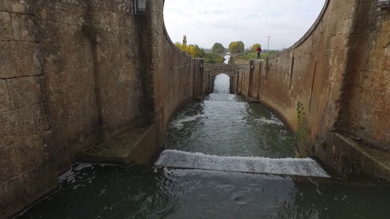 Canal de Castilla esclusas 17,18,19,20  Frómista.- Dron