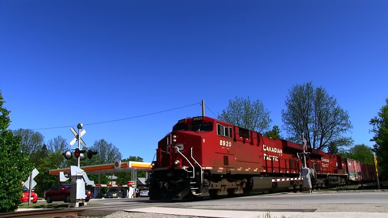 YUM! CP 8920 at Alliston (25MAY2013)