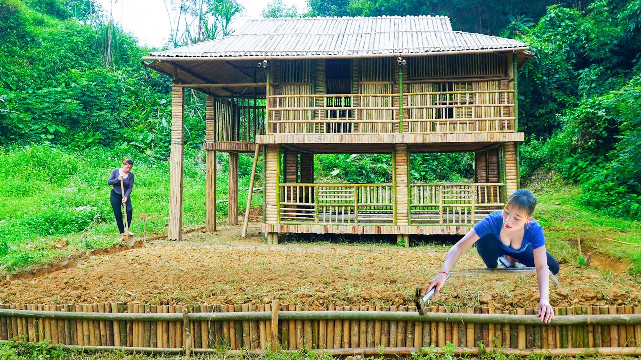 Leave The Noisy City To The Countryside: Ground Yard -Alone Build a 2-Story Bamboo House