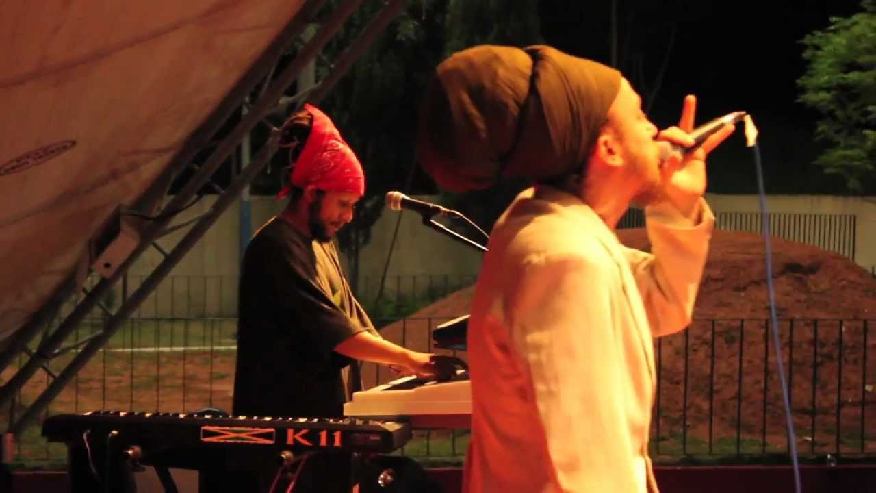 Solano Jacob - Em chao de lavas - Ouca a Profecia - Far Away no Reggae para Juventude