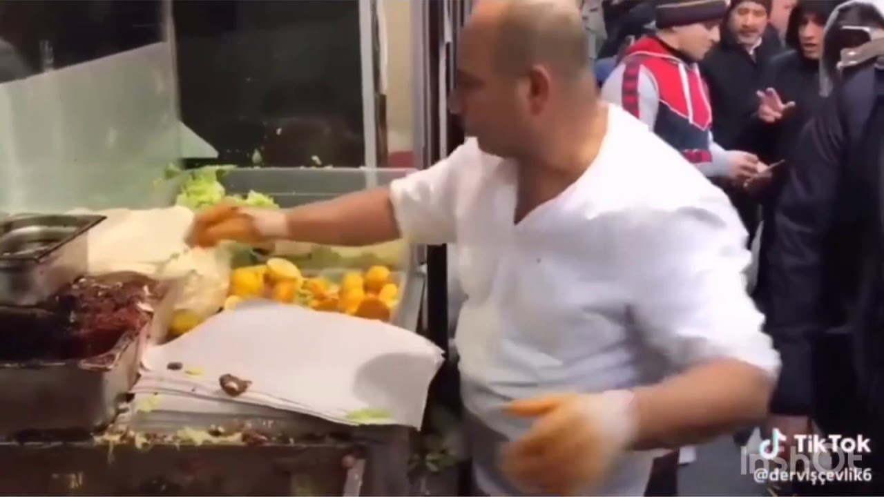 &Ccedil;İĞK&Ouml;FTECİ ALİ USTA LİMON İSTİYEN ADAMA LAF SAYDI